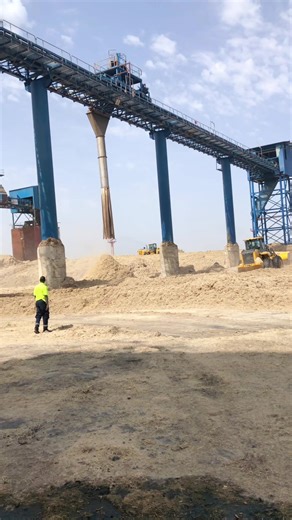 Alimentation Chaudière à bagasse avec les #chargeurs sur #pneu #creatorsearchinsights #machinery #production