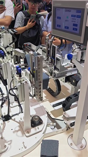 Automatic pleated cuff machine#sewing #sewingtiktok #sewingmachine