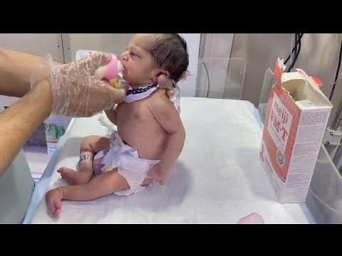 How to Feed a Baby & Make Nutritious Baby Food at Home | Step-by-Step Guide for New Parents