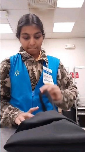 USA vlog🇺🇸 My First day as a Deli/Bakery Team Associate at Walmart Supercenter💃