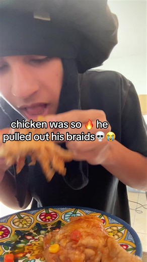 Isaacwaang (@superisaacwaang)’s video of chicken was so fire he pulled his braids