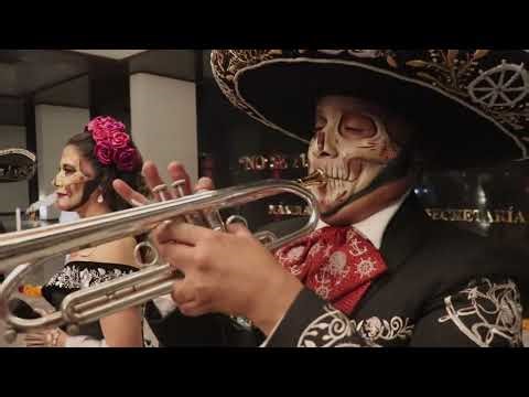 Día de Muertos con el Mariachi de Marina.