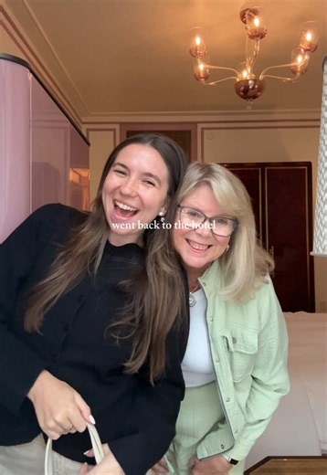 @expedia and I surprised my mom with the most fab night in the big apple 🍎 celebrating teachers everyday !!! #ExpediaAmbassador