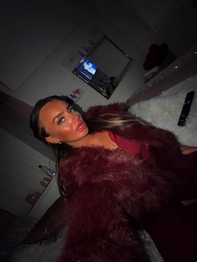 Kate🤍 (@katesdavies)’s videos with original sound - live laugh love chloe