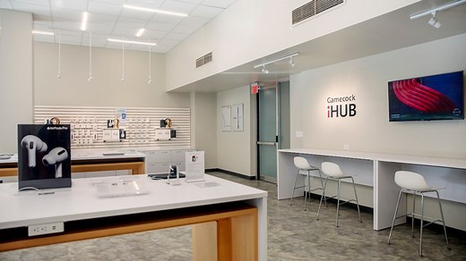 Apple store opens at University of South Carolina