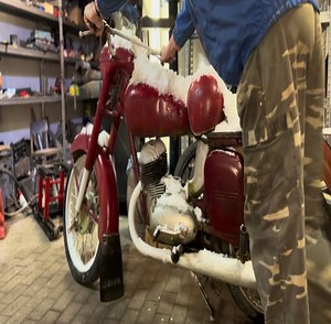 477K views · 1.6K reactions | Man repaired an old motorcycle from 60s that spent 30 years [ Restoration old JAWA ] | Pretty Restoration | Facebook