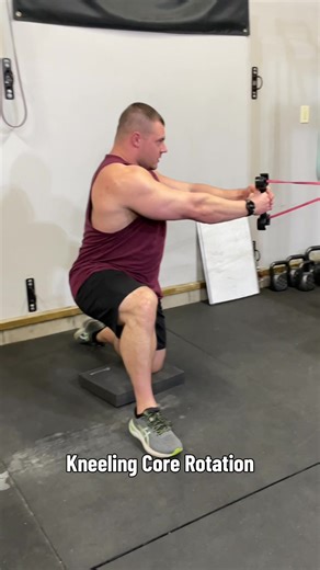 Dare you to try this kneeling core rotation exercise! 🔥 Don’t forget to switch sides! #ResistanceBands #resistancebandworkouts #coreexercise