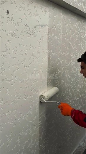 Precision painting techniques using a roller make the texture more visible