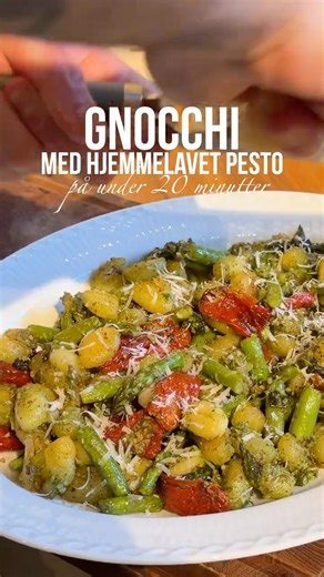 annonce | Gnocchi med hjemmelavet pesto 🤤 - på 20 minutter! ⏱️