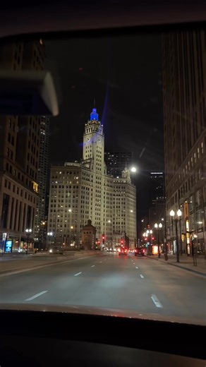 Carolina Ocampo on Instagram: "A beautiful New Year’s celebration with wonderful friends, Nick and Marisa—friendships like this go way back and only get better with time. 🥂✨ Dinner at Toro at the Fairmont was outstanding. From the moment we step inside, we were welcomed with genuine warmth. The food and drinks were exceptional, and the service was truly top-tier—attentive, gracious, and seamless. The manager, Gerry, and our server Gowin elevated the entire experience, and the ambiance was invit
