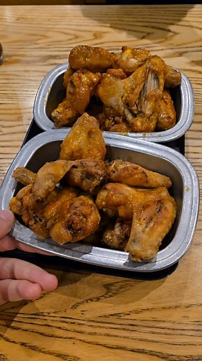Midwinter Minis on Instagram: "We demolished the Fyreslayer Hot Wings Challenge at Bugmans Bar, Warhammer World in Nottingham. 8 crispy hit wings coated in habanero sauce. Not a tear was shed, not a sniffle was snuffled. Featuring everyone's favourite spicyboi @forever_wip_"
