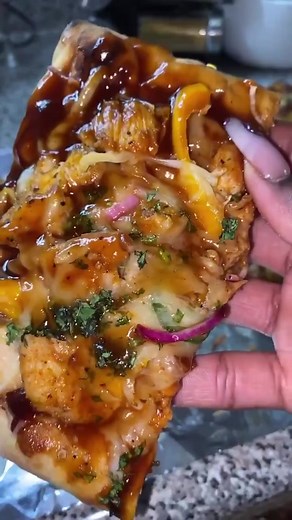 Delicious BBQ Chicken Flatbread Pizza Recipe