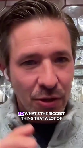 🧠 Do you get dizzy, lightheaded, or feel like you might faint every time you stand up? @hypermobilitymd If you have hypermobility, POTS, or dysautonomia, this experience is common — and it’s rooted in physiology, not willpower. On the new episode of Bendy Bodies, vascular surgeon Dr. Robert Hacker, MD, joins to talk about why so many patients feel awful upon standing and a brief, low-risk pre-standing technique that many people report makes a real difference. Listen to the full conversation now