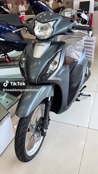 Xe Honda Vision Xám Xanh Titan Bản Cổ Điển 2025