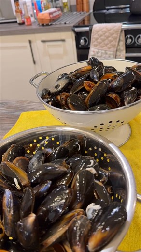 Preparing live mussels this afternoon, beautiful snack for winter 🥶. Mrs M. #love #fblifestyletyle | Linah Chitambo Matondo