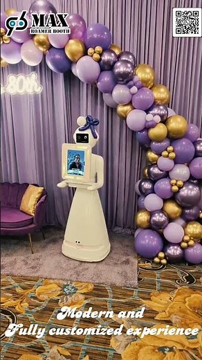 When Your Photobooth Walks to You 😍 | Robot Photobooth in Action!