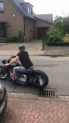 Yamaha XVS 1100 Bobber drag star