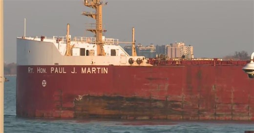 Freighter stuck in Detroit River