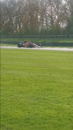 Gerhard Berger flyby in his V12 Ferrari 640 F1 car...