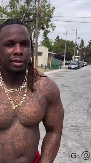 Watts Hacienda village Member Talks history of projects and explains what is was like growing up in watts LINK IN BIO 🔝⬆️, RUFFNECKTV ON YOUTUBE for full documentary #watts #projects #blood #losangeles #california #bdog #ruffnecktv #hoodvlog