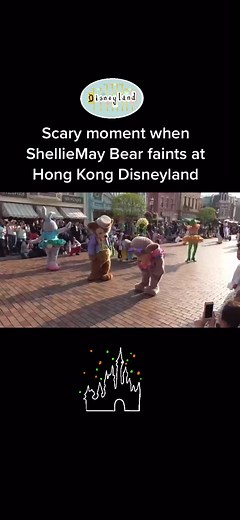 Cast Member faints. Great job by the other Cast members helping them #disneyland #castmember #disneylandhongkong #disneyparks #disneytiktok