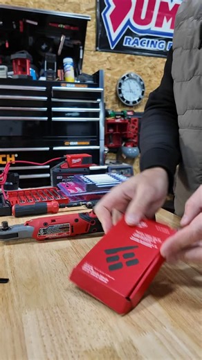 Tired of the standard trigger on your ratchet? Milwaukee just changed the game! 🤯 In this video, I’m breaking down the NEW Milwaukee M12 FUEL Ratchet Modular Trigger Cap Kit (49-16-3053MTC). The new 3053-20 (and the 1/4" and 1/2" versions) comes standard with a basic button and one paddle, but for $29, this kit unlocks 5 total ways to customize your grip. What’s in the $29 Kit: 4 Modular Button Caps: Different heights and profiles to fit your hand size perfectly. 1 Modular Paddle Cap: For those