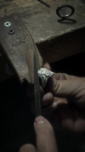 61K views · 364 reactions | Chiếc khiên huyền thoại Aegis được hoàn thiện hoàn toàn thủ công, là kết tinh của hàng trăm giờ tỉ mẩn, từ đôi tay của những người thực sự hiểu giá trị của sự hoàn hảo. Tất cả là để mang đến cho bạn một chế tác đạt đến độ tinh xảo tuyệt đối. Hãy bắt đầu hành trình cùng Helios - để cảm nhận sự thoả mãn đến từ từng chi tiết. | HELIOS | Facebook