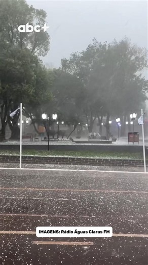 Tempestade de granizo atinge a cidade de Catuípe, na região de Ijuí, na manhã deste domingo