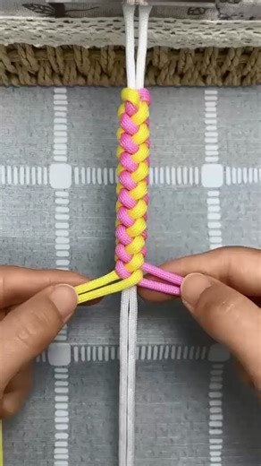 Instructions for tying round bracelets from scratch #crafts #DIY #diyhome | Craft 1 Minute
