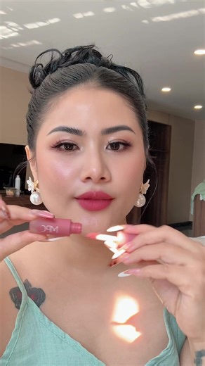 Love အရောင်သစ်လေး - MBC Lipstick Collection