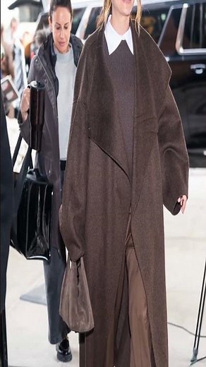 “You Have to See Kaley Cuoco’s Throwback BBT Look – Fans Are Obsessed!”