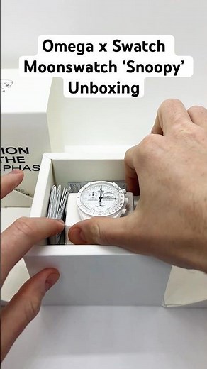 Omega x Swatch Moonswatch ‘Snoopy’ Mission to the Moonphase Unboxing #omega #swatch #snoopy