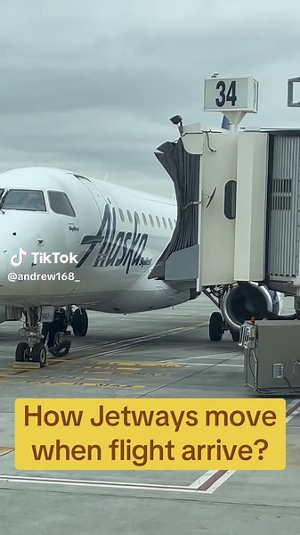 How Jetways Move When Flights Arrive: Explained
