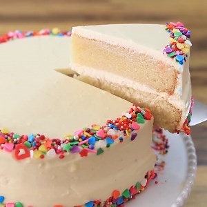 Classic Vanilla Cake Recipe | How to Make Birthday Cake 🎂 | The Cooking Foodie