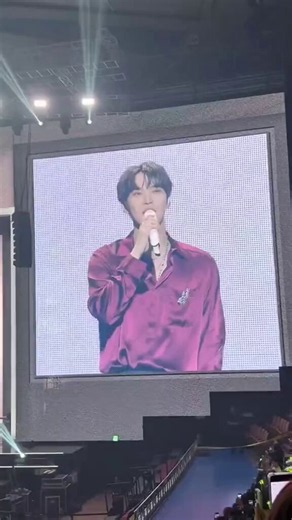 A year ago (250613), Jinyoung went viral online after his breathtaking visuals were captured on the big screen at NCT Doyoung’s solo concert. ©️oboykii on X, erlee on TikTok