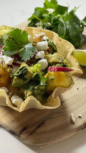 Let’s celebrate Cinco de Mayo with this easy to make, healthy Taco Shrimp Salad 🥗 Ingredients : Avocado Green onion Radish Cilantro Mango Shrimp Goat cheese crumbs Lime Salt/pepper Enjoy 😉 To order one of our awesome products, locate the nearest Saladmaster dealer, by clicking the link in our bio ☝🏻 #saladmaster #healthyfood #healthyrecipe #goodfood #foodreels #cookware #healthyliving #healthycooking #cookathome #kitchen #kitchentools #cincodemayo #shrimptacosalad | Saladmaster