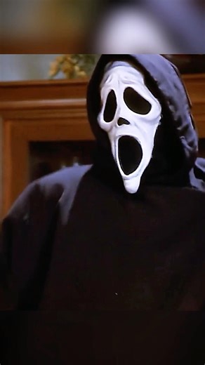 🔪 Scary Movie (2000) — When Ghostface Can’t Even Chase Properly 😂🔥 #movie #shorts