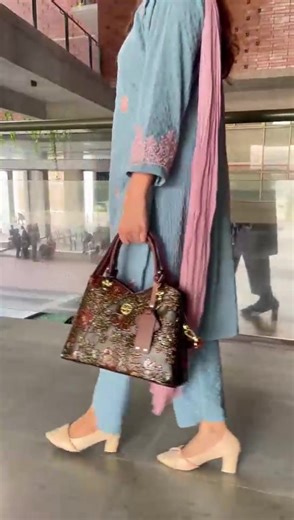 ✨ Redefine Everyday Luxury ✨ Make a bold style statement with our Luxury Large Capacity Women’s Bag — where elegance meets practicality. 👜💼 | Midley