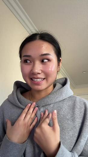 Julia Huynh XXL Hoodie Ranking and Size Chart | Hoodieing Trend
