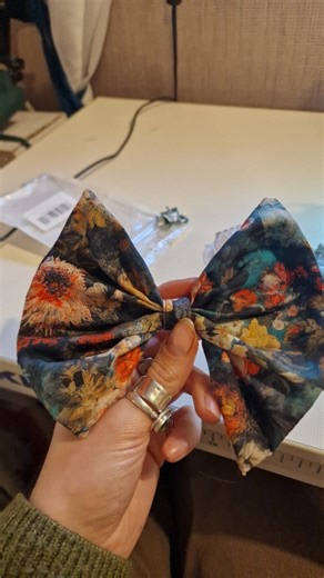 The amount of times I've been hit on the head by falling fabric is concerning at this point, and this isn't all of my stash! Realistically I simply don't have the storage for 100s of fabrics which is why I limit myself to 20 options (which I still feel is a lot?) I also offer the option for custom fabrics, it's an extra fee but I feel it's worth it to have something completely unique! | Dreaming Of Ivy