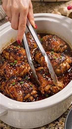 Sticky Sesame Garlic Chicken Thighs #avasdailydishes #easyrecipe #recipe #dinnerideas