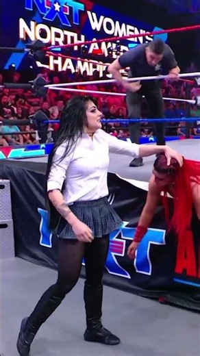 Tatum Paxley uses the ring apron to her advantage