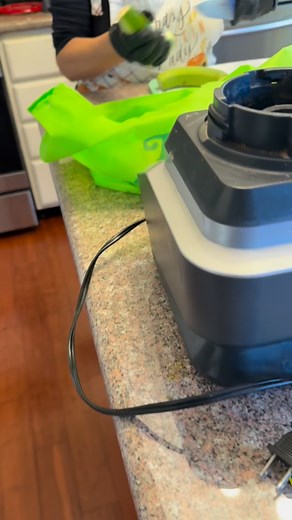 9 comments | Mommy making me some pasteles for Thanksgiving. I love being Puerto Rican, we have some awesome cuisine. I also love sharing our traditions with others. #puertoricanfood #puertoricanthanksgiving #pasteles #puertoricantraditions #puertoricancuisine | SparrowsInkwell | Facebook