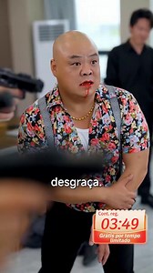 Há três anos, Marcos foi preso no lugar do irmão. Na cadeia, foi salvo pelo Rei das Medicinas e descobriu ser portador do sangue do Dragão Verdadeiro. Ao sair, casa-se com a filha da família Ribeiro para desvendar segredos sobre sua origem. Entre vingança e amor, ele se torna uma lenda viva. | DramaBox- movies and drama | Facebook