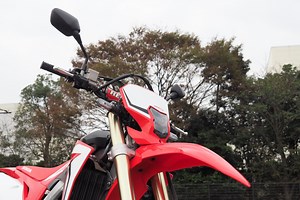 CRF450L試乗インプレ！競技ベースで公道を快適に走れるか？ [HONDA（ホンダ バイク）] All About