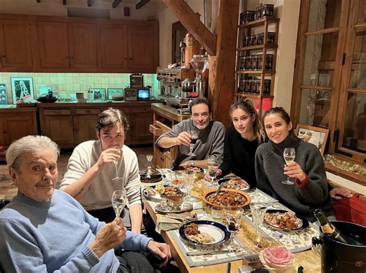 Douchy, ex-refuge d’Alain Delon dans le Loiret : tourisme, restaurants, immobilier... Escapade dans un village façonné par les siècles