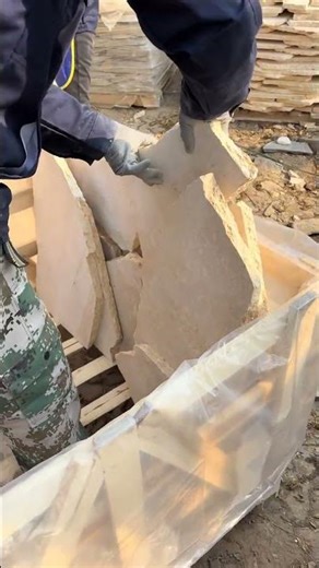 Loading Large Size Limestone Random Ashlar