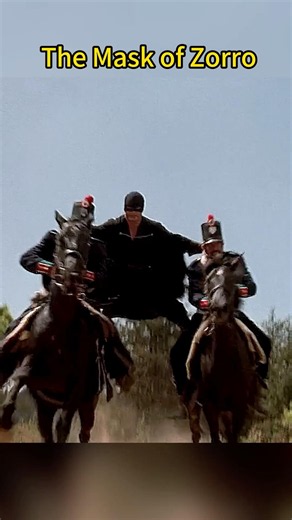 Zorro Takes Down Every Chasing Soldier While Riding Full Speed | The Mask of Zorro (1998)🔥