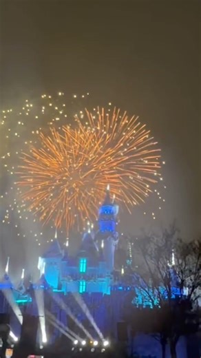 New Year’s Celebrations 5#disney#disneyland#fireworks