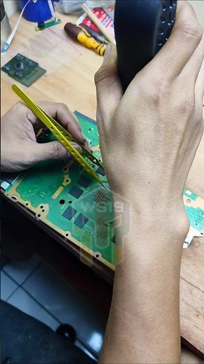Removing the PS4 Slim RAM (GDDR5) #ps4ram #gddr5 #ram #ps4repair #soldeeing #welding